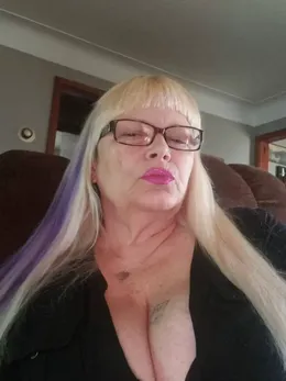 dominantkathy82